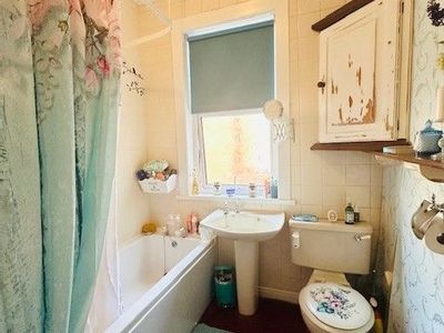 Property Image for Warren Avenue North, Fleetwood, FY7