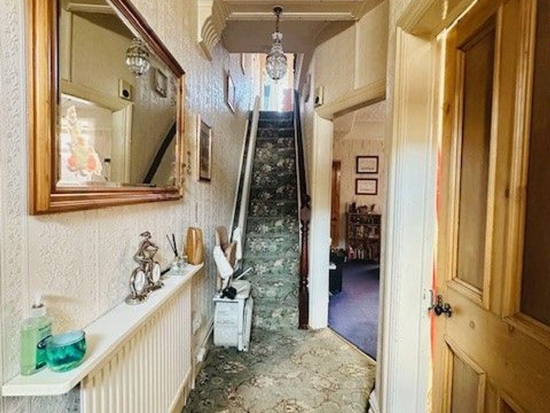 Warren Avenue North, Fleetwood, FY7
