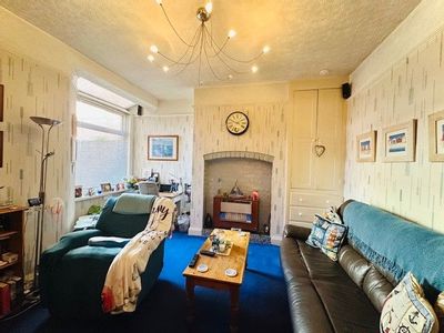Property Image for Warren Avenue North, Fleetwood, FY7