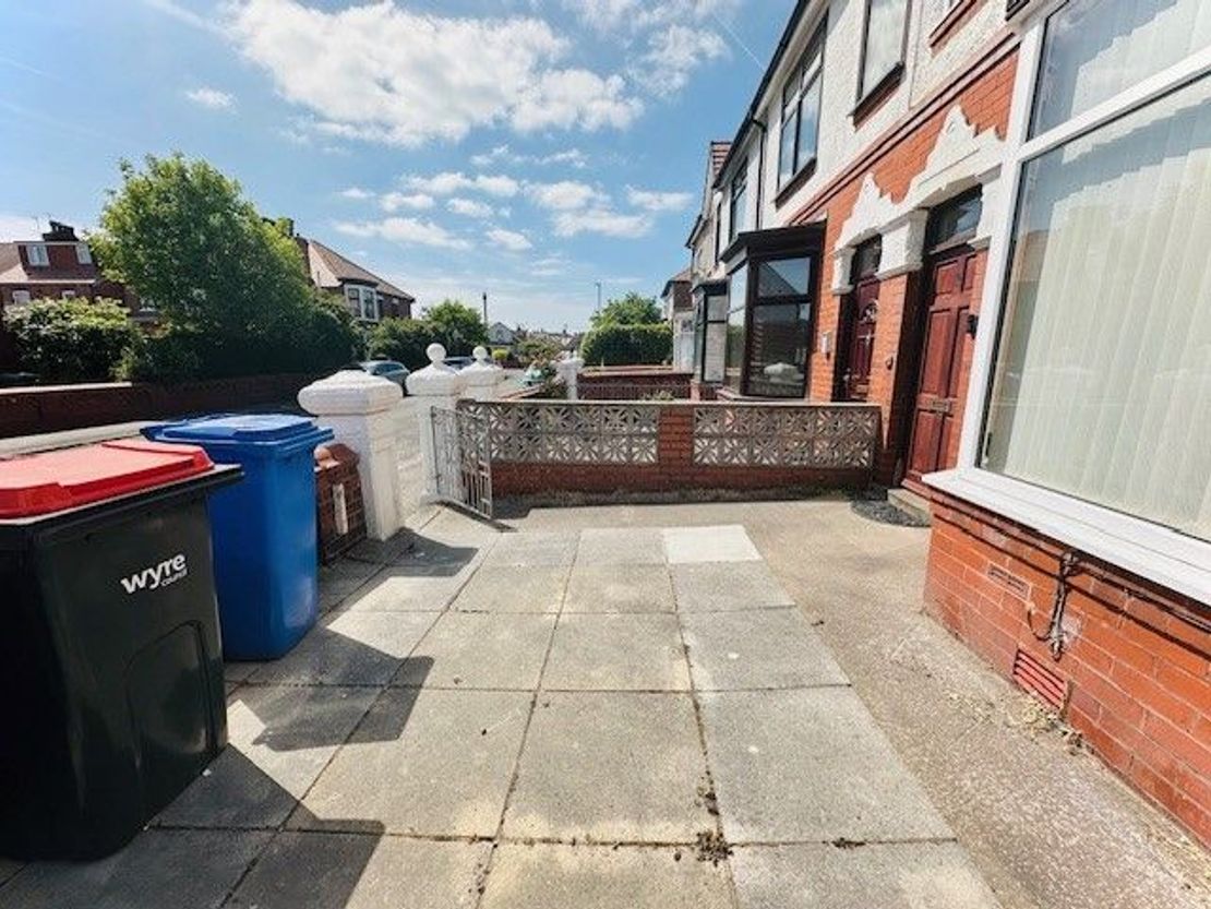 Warren Avenue North, Fleetwood, FY7