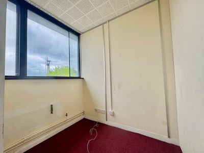 Property Image for Second Floor Office Suite, 28-30 Victoria Street, Luton, Bedfordshire, LU1 2UA