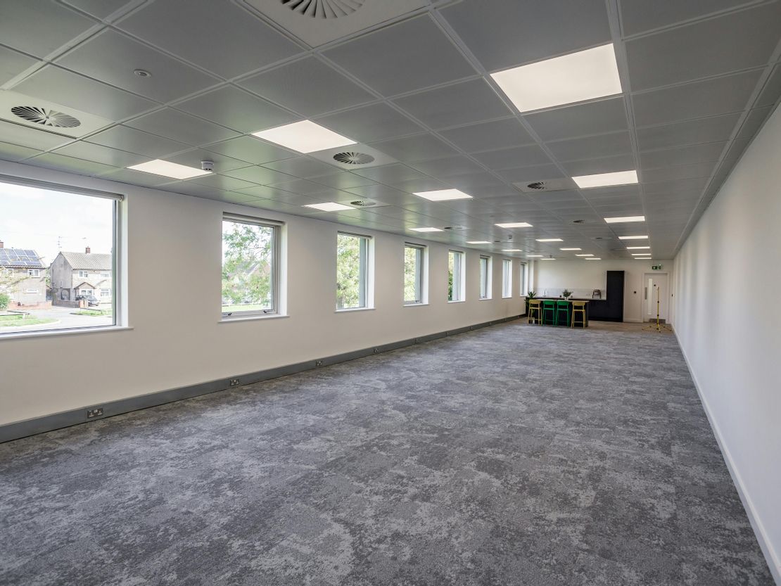 Unit 2 Woodside Industrial Estate, Humphrys Road, Dunstable, LU5 4TP