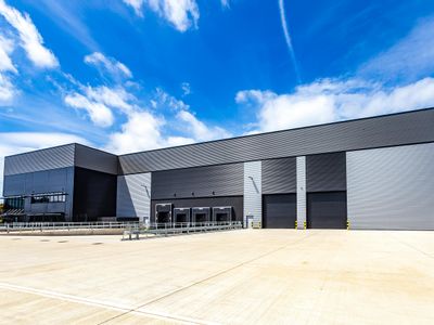 Property Image for Vision 44, Woodside Industrial Estate, Humphrys Road, Dunstable, LU5 4TP