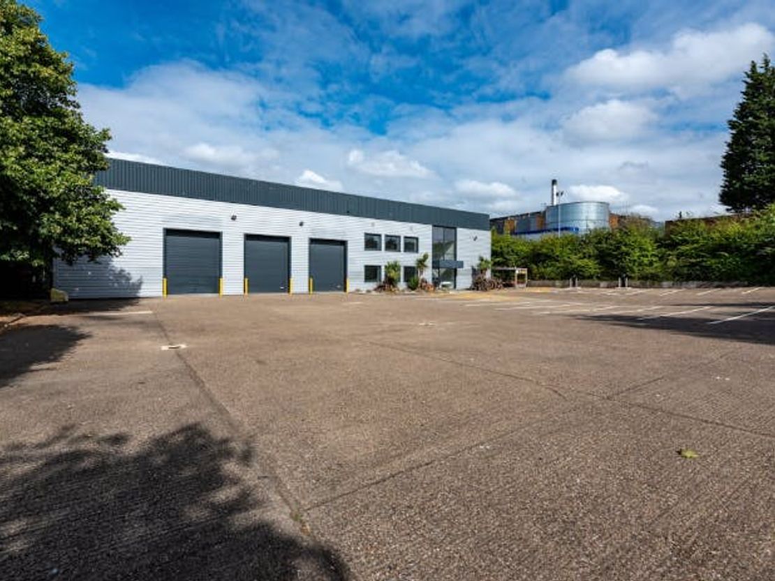 Unit 36 Woodside Industrial Estate, Verey Road, Dunstable, LU5 4TT