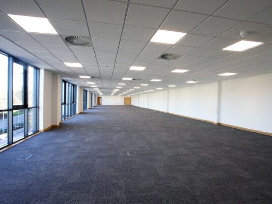 V Park 80, Jays Close, Basingstoke, RG22 4PF