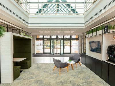 Property Image for Spectrum Point, 279 Farnborough Road, Farnborough, GU14 7LS