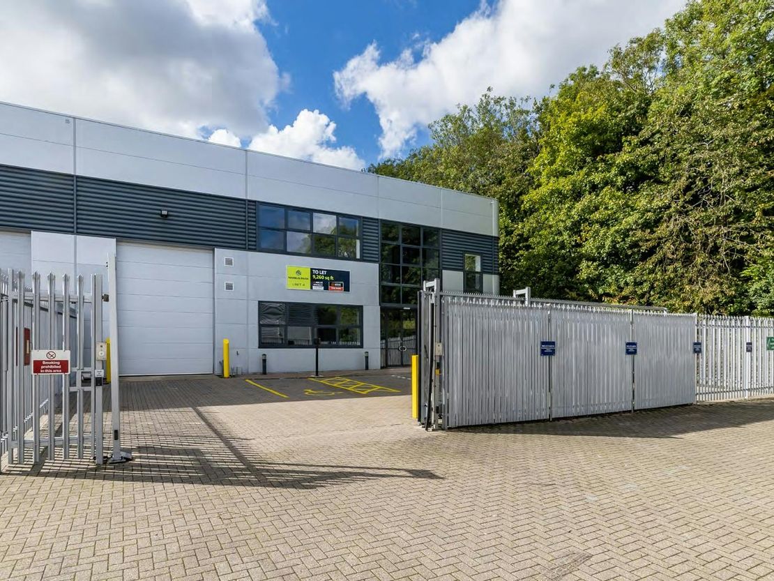Unit 4, Nimbus Park, Dunstable, Bedfordshire, LU5 5WZ