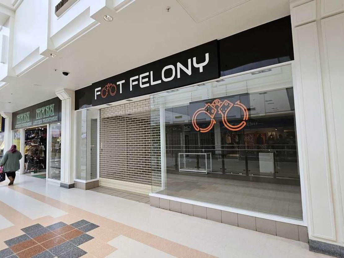 Unit 90, Upper Level, County Mall Shopping Centre, Crawley, RH10 1FD
