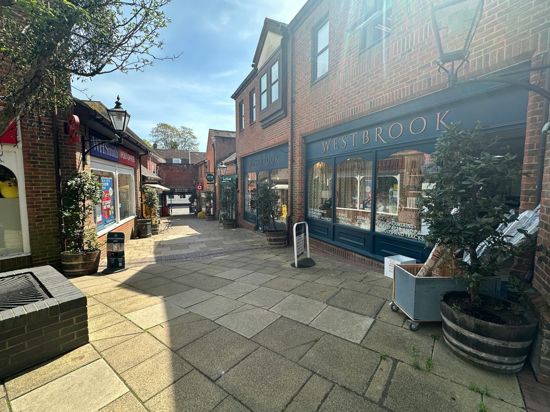 11 Westbrook Walk, Alton, GU34 1HZ