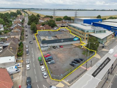 Property Image for 193 London Road, Staines Upon Thames, TW18 4HR