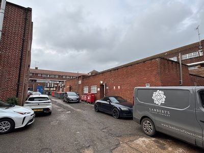 Property Image for 42/44 Howardsgate, Welwyn Garden City, East Of England, AL8 6BW