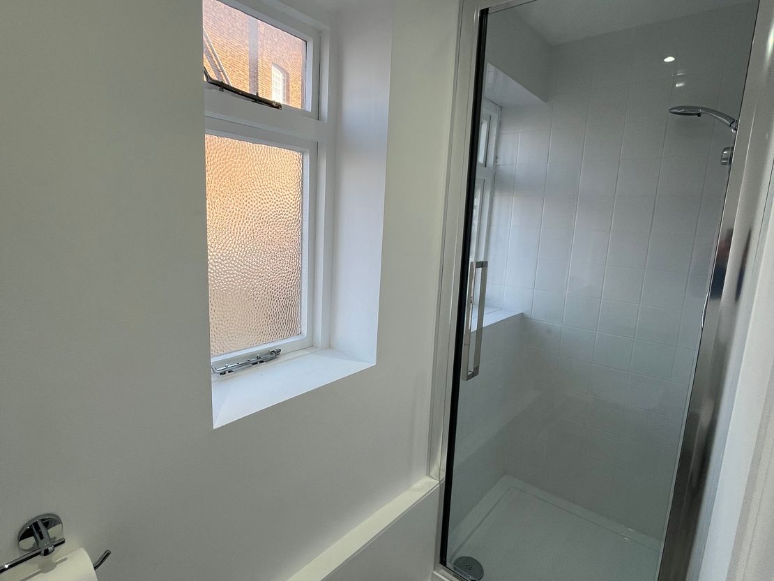 135 Notting Hill Gate, London, Greater London, W11 3LB