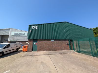 Property Image for 242 Gosport Road, Fareham, Hampshire, PO16 0SS
