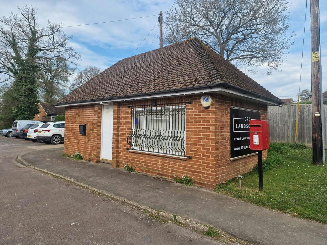 Little London Stores, Beach's Crescent, Little London, Tadley, RG26 5ER