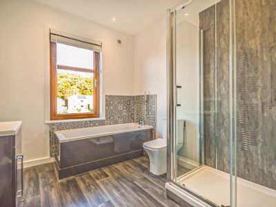 Property Image for 599-601 Wakefield Road, Waterloo, Huddersfield