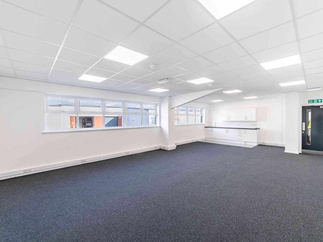 Unit 8 Heron Industrial Estate, Basingstoke Rd, Spencers Wood, Reading
