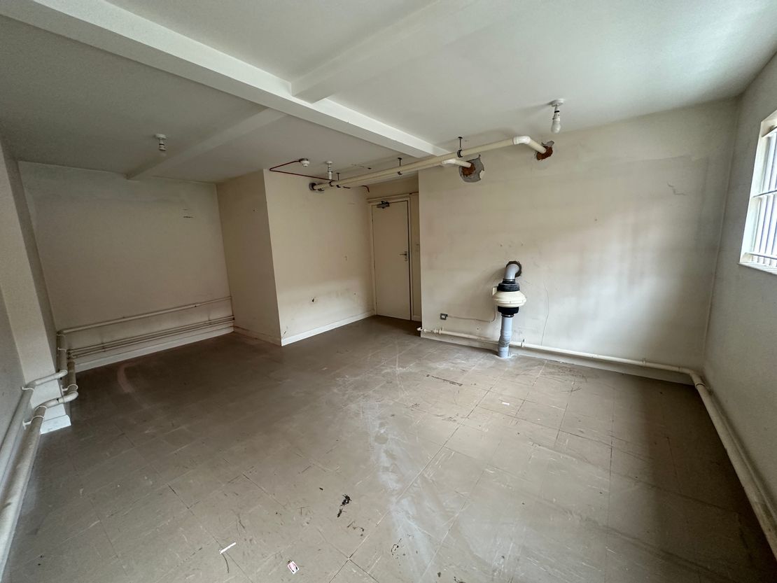 17 Market Place, Blandford Forum, Dorset, DT11 7AG