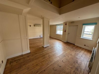 Property Image for Former R2, Restaurant, The Square, Bishops Waltham, Hampshire, SO32 1AF