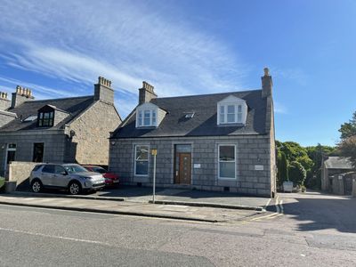 Property Image for 37 Albert Street, Aberdeen, Aberdeenshire, AB25 1XU