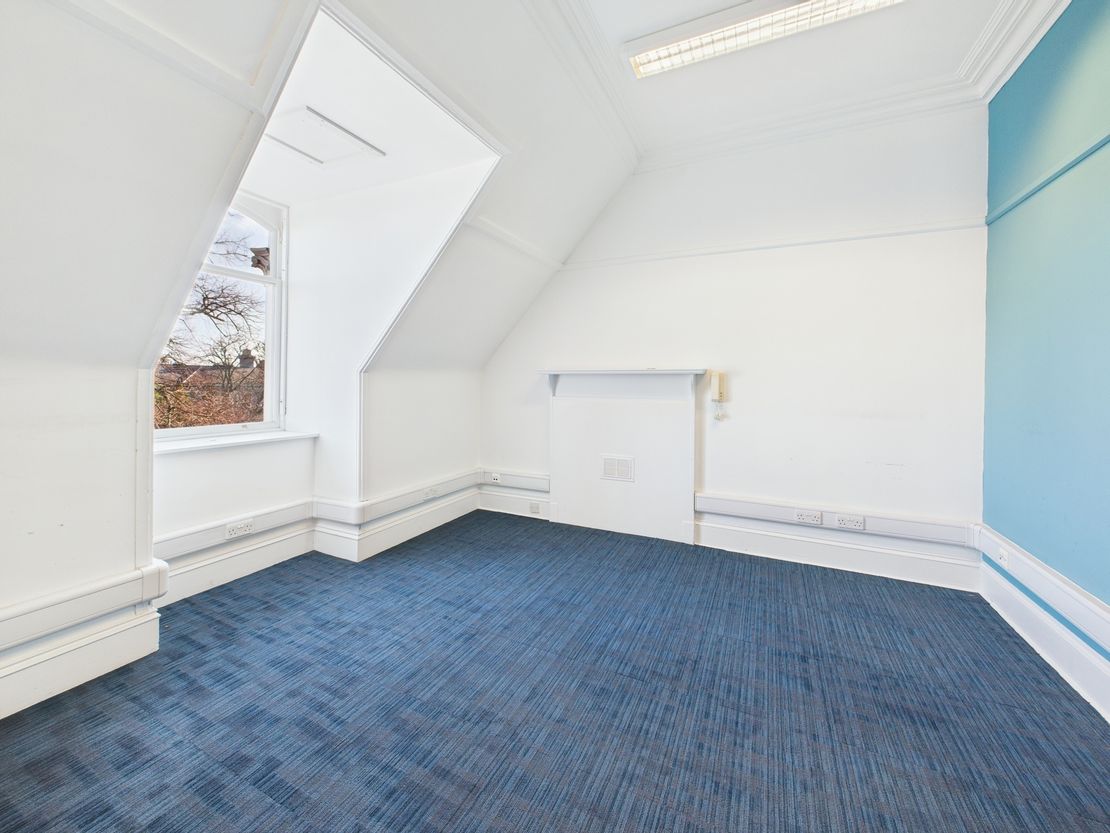 1 Queens Gardens, Aberdeen, Aberdeenshire, AB15 4YD