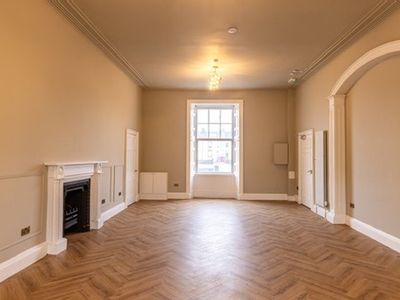 Property Image for 21 Wellington Square, Ayr, South Ayrshire, KA7 1EZ