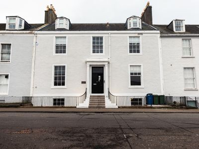 Property Image for 21 Wellington Square, Ayr, South Ayrshire, KA7 1EZ