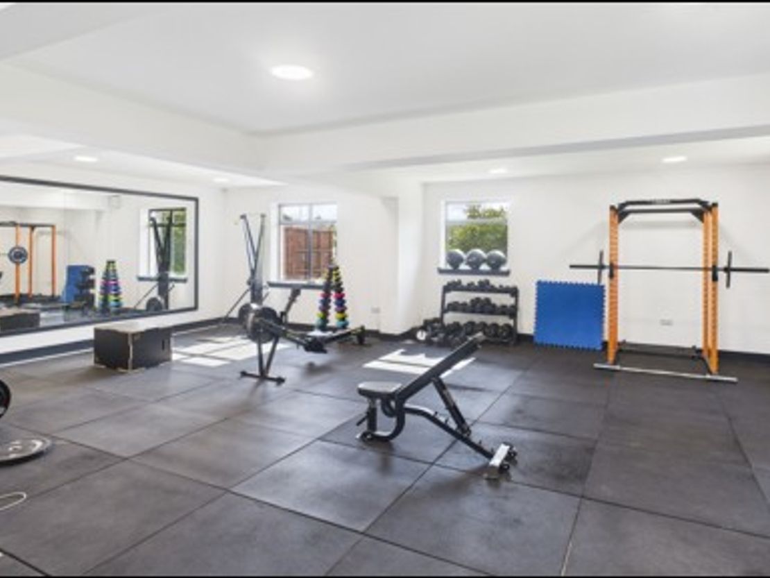 Studio Accommodation, 1 Burley Place College Milton, East Kilbride, Glasgow, South Lanarkshire, G74 5LL