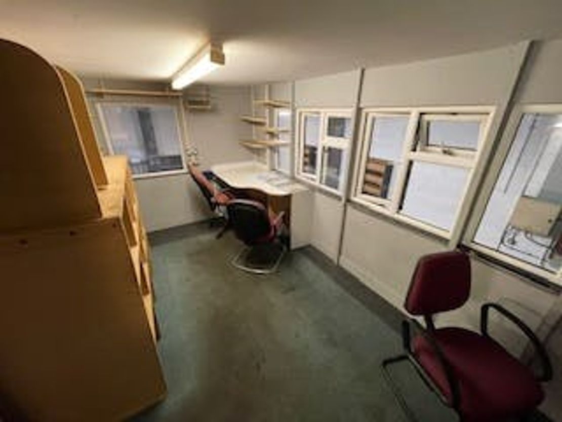 Unit 4, Longshot Industrial Estate, Bracknell, RG12 1RL