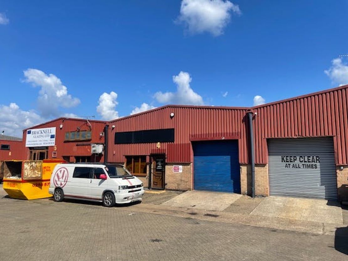 Unit 4, Longshot Industrial Estate, Bracknell, RG12 1RL