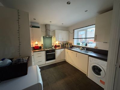 Property Image for 385 Chatsworth Road, Chesterfield, Derbyshire, S40 2DH