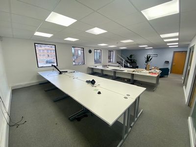 Property Image for 3a The Courtyard 6 London Road, Newbury, West Berkshire, RG14 1AX