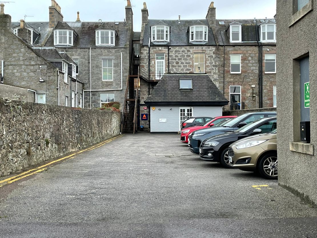 Lower Ground Floor, 42 Carden Place, Aberdeen, Aberdeenshire, AB10 1UP