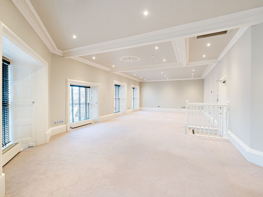 3 Melville Crescent, Edinburgh, EH3 7HW