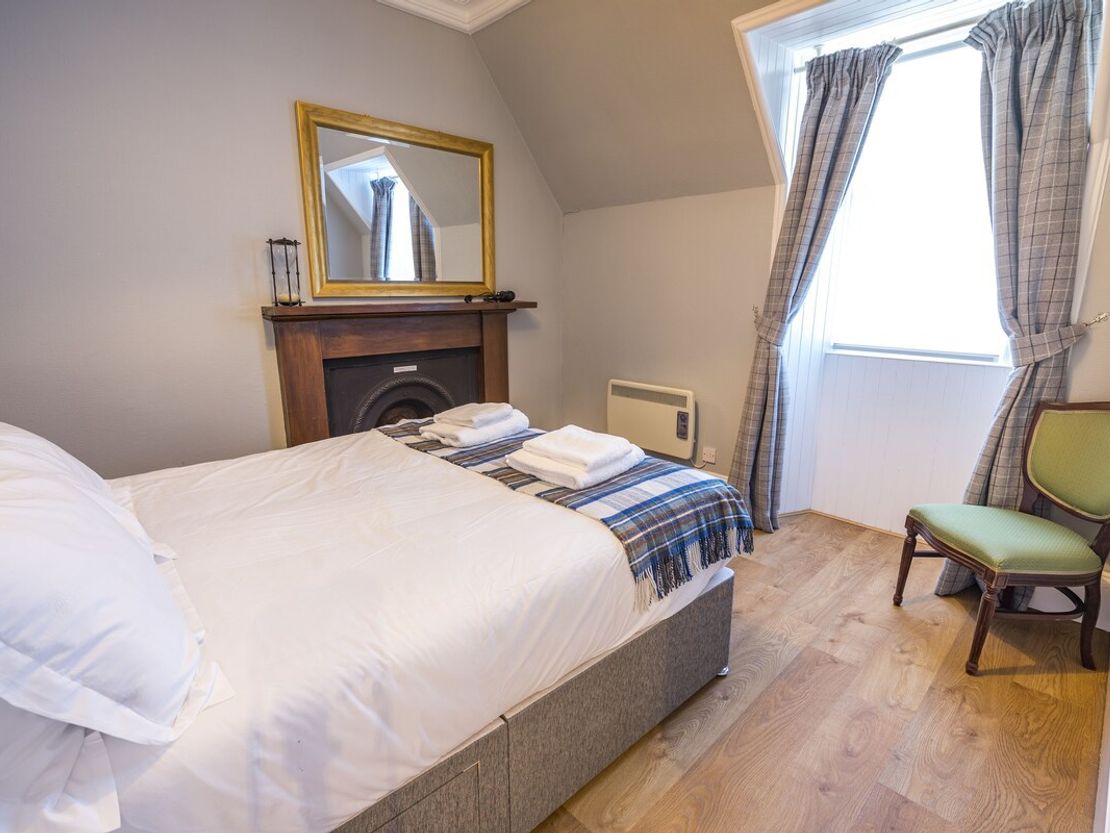 2 Ness Walk, Inverness, IV3 5NE