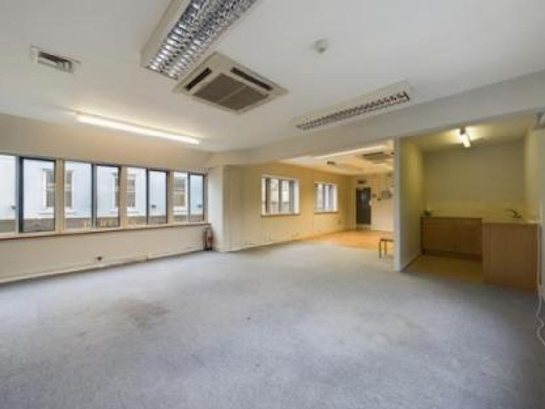 Cirencester, 1st Floor, 39 Castle Street, GL7 1QD
