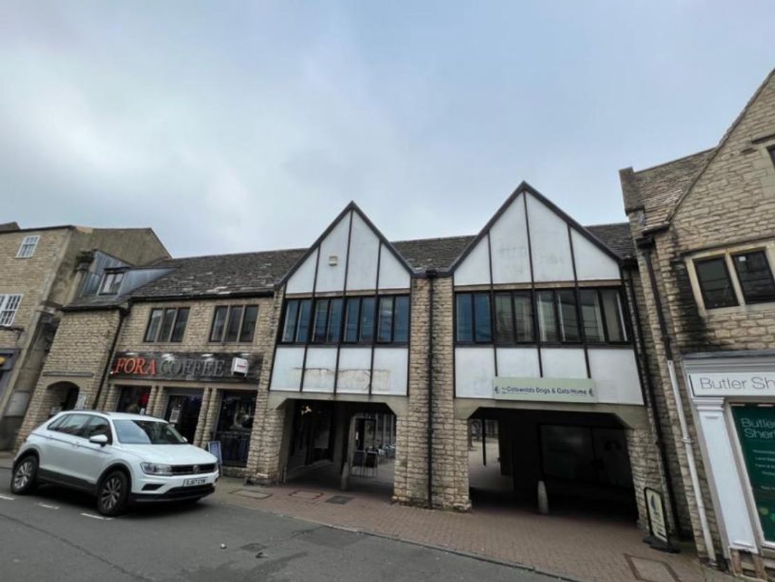 Cirencester, 1st Floor, 39 Castle Street, GL7 1QD