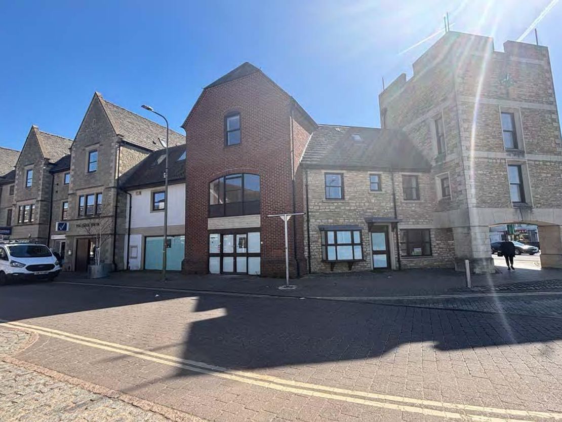 1 Oxford Road, Kidlington, Oxfordshire, OX5 2BP