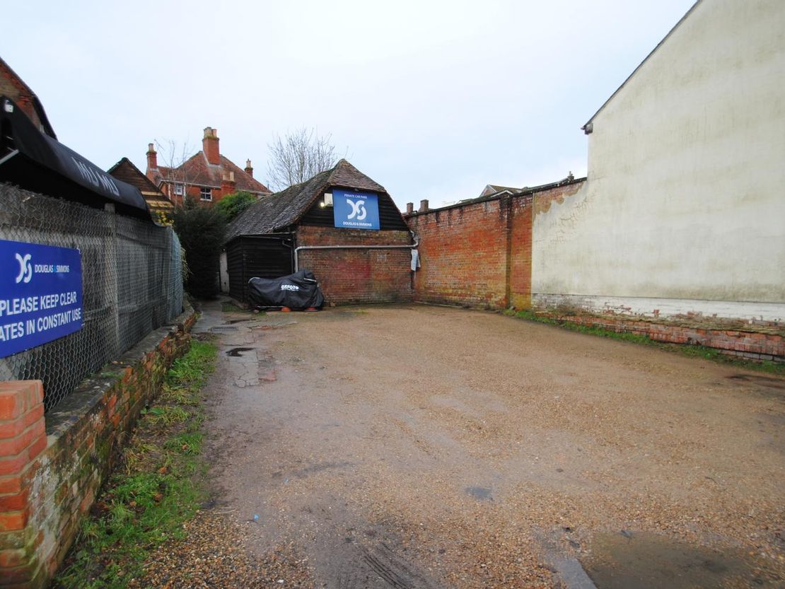 25 & 26, 25A & 26A MARKET PLACE WANTAGE OXFORDSHIRE OX12 8A