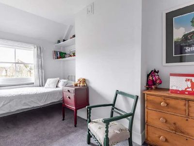 Property Image for 25 & 26, 25A & 26A MARKET PLACE WANTAGE OXFORDSHIRE OX12 8A