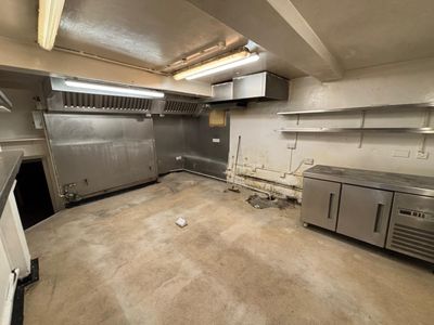 Property Image for Former R2, Restaurant, The Square, Bishops Waltham, Hampshire, SO32 1AF