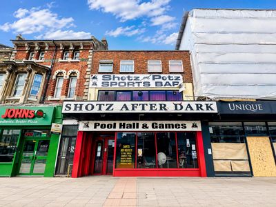 Property Image for 23 High Street North, Dunstable, Bedfordshire, LU6 1HX