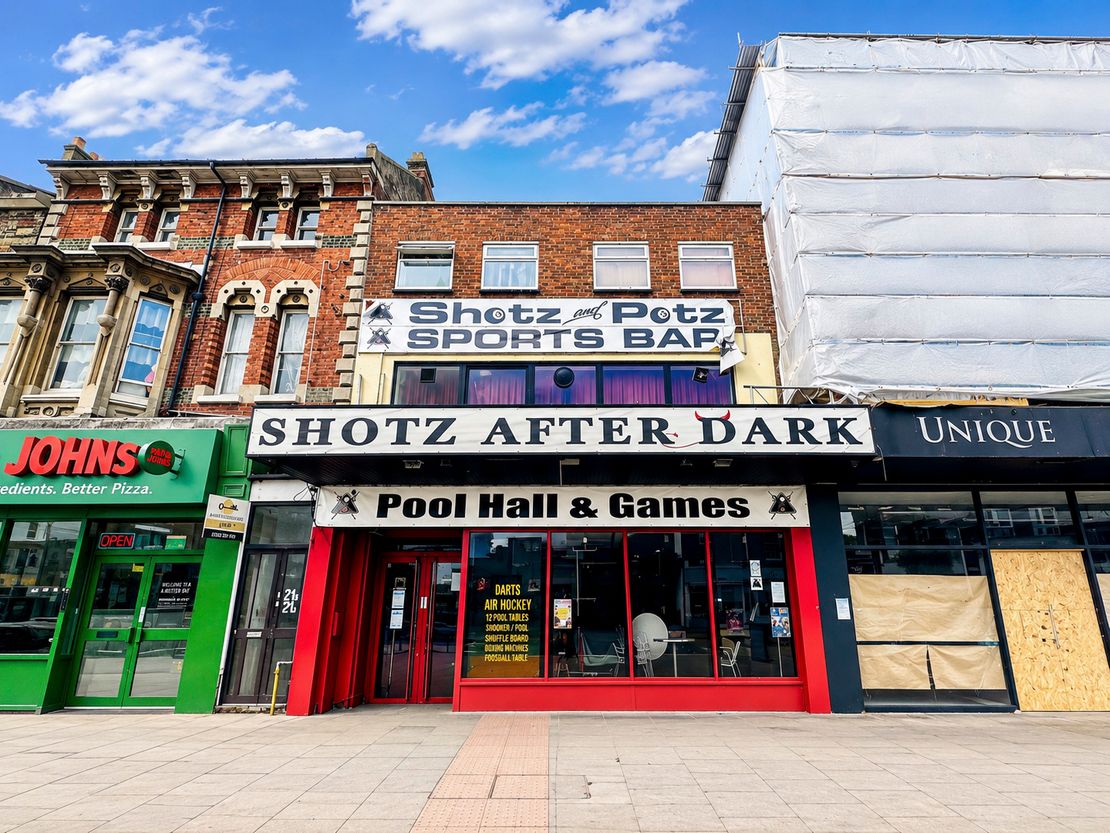 23 High Street North, Dunstable, Bedfordshire, LU6 1HX
