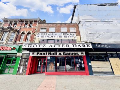 Property Image for 23 High Street North, Dunstable, Bedfordshire, LU6 1HX