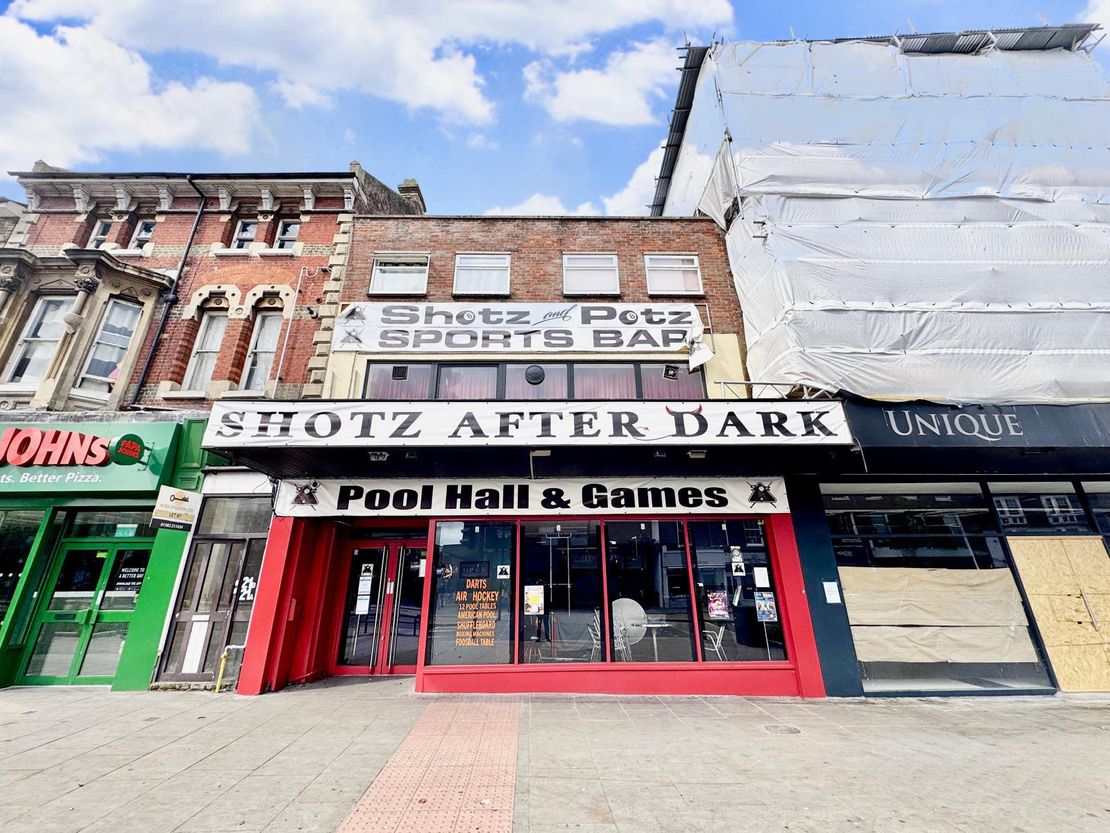 23 High Street North, Dunstable, Bedfordshire, LU6 1HX