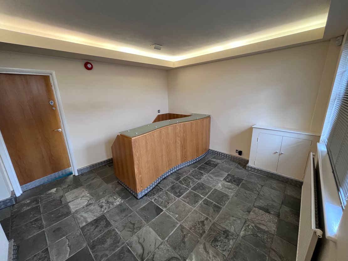 Suite 6, Kensworth Gate 200-204, High Street South, Dunstable, Bedfordshire, LU6 3HS