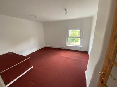 Property Image for Squires Place, 4 High Street, Toddington, Dunstable, Bedfordshire, LU5 6ET