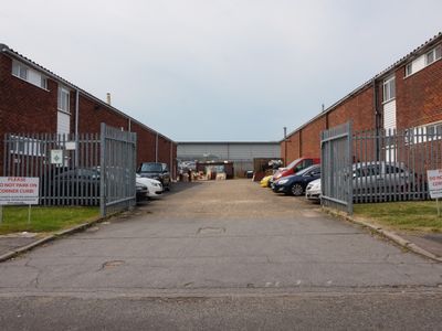 Property Image for Unit 25-27 Bilton Way Industrial Estate, Bilton Way, Luton, LU1 1UU