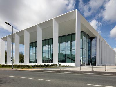 Property Image for 234 Bath Road, Slough, Slough, SL1 4EE