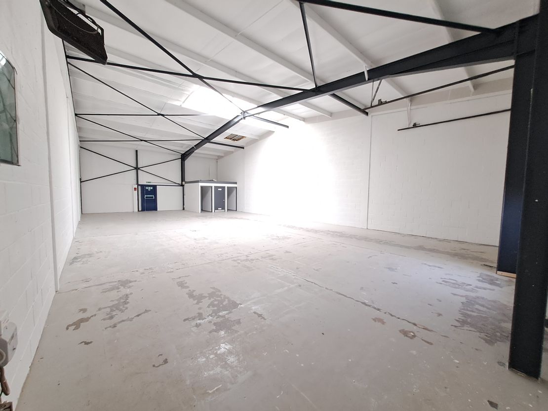 Unit 4, Stacey Bushes Trading Centre, Erica Road, Stacey Bushes, Milton Keynes, MK12 6HS