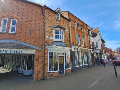 Property Image for 14 London House, Swinfens Yard, High Street, Stony Stratford, Milton Keynes, MK11 1SY